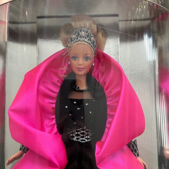 Holiday Edition Barbie 1998 - Picture 6 of 7